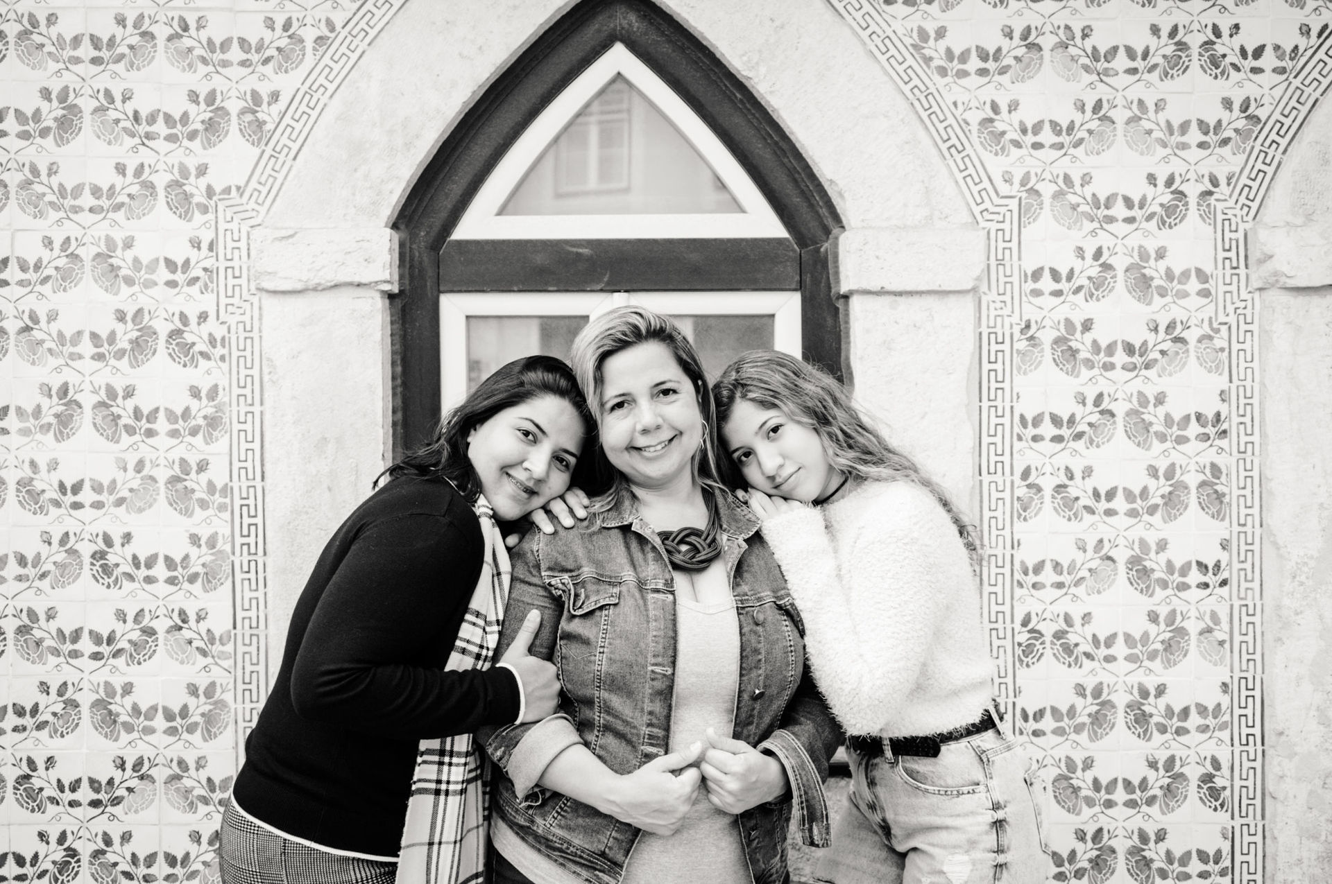 Foto A viagem da mãe com as duas filhas Foto A viagem da mãe com as duas filhas - Imagem 0