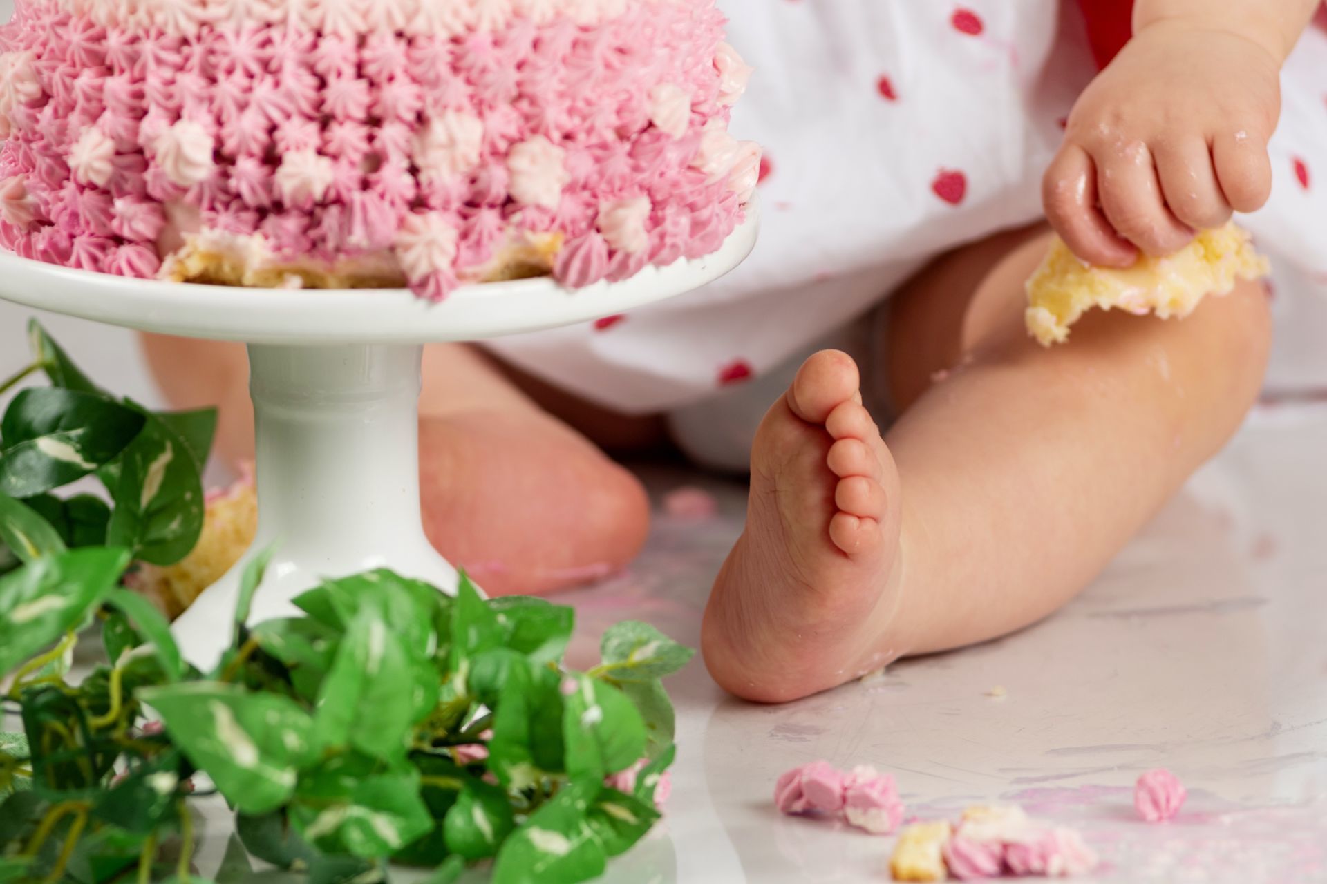 Foto Smash the Cake ou Cake Smash Moranguinhos Foto Smash the Cake ou Cake Smash Moranguinhos - Imagem 35